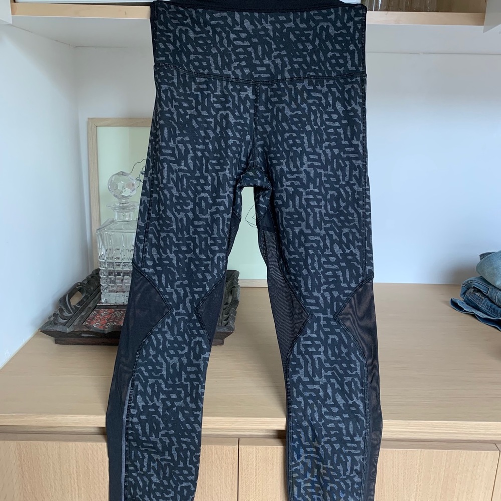 Lululemon highwaist mesh leggings